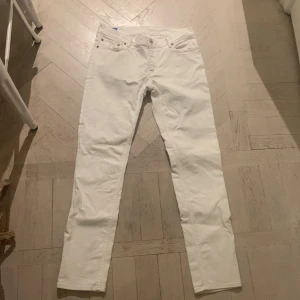 Acne jeans säljes  - Acne jeans, storlek 32/32. 