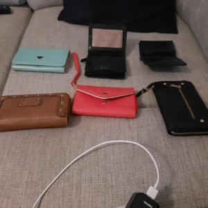 Plånböcker - Plånböcker ,några lite använt,50 kr styck