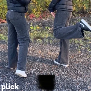 Svarta Jeans - Ett par jeans som jag köpte här på plick men tyckte inte att jag passade i dom! ❤️ frakt kostar 66