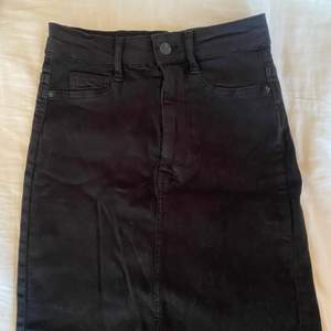 Molly jeans material kjol från Gina, använd enstaka ggr