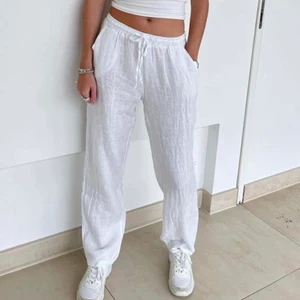 Långa linnebyxor - SKITSNYGGA linnebyxor från Design By Si! Strl XS/S i extra längd. Innerbenslängden är 85 cm! Passar perfekt på mig som är 180cm lång. HELT OÖPPNADE OCH KOMMER I ORGINALFÖRPACKNINGEN! 450kr+ frakt, först 