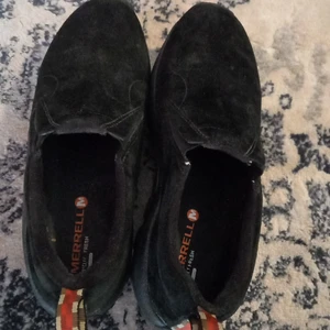 Merrell M  - Merrell som används en månad och ni är dem för stora. Inga skador på den helt okej skor.