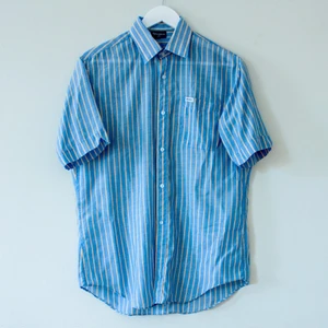 Vintage skjorta 👕  - Randig t-shirt skjorta, märke: Jockey, stl 39, 52 cm mätt rakt över med plagget liggandes