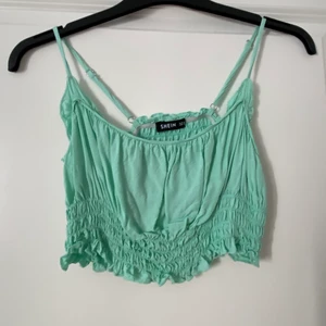 Turkos topp från shein  - Använd endast en gång pågrund av att den var förstor i storleken 💚💙