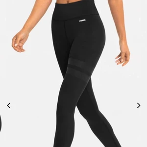 Tights från stronger, 225kr - Ett par tights från stronger i bra skick, nypris 699kr