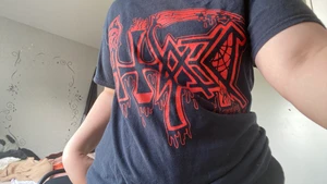 Band merch - Death t shirt  - Bra skick, använt ett par gånger, längre ner på tröjan står det med röd text ”life will never last ”