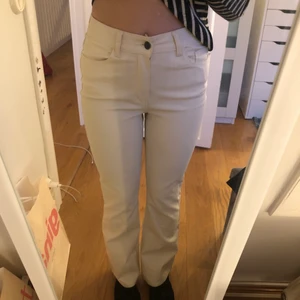 Beiga byxor - Beiga byxor ifrån OBJECT 💗 storlek: S (36) 👌🏻 nypris: 599kr, säljer för 200kr💓