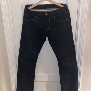 Lee jeans strl 33/32 pris 200kr - Gamla lee jeans strl 33/32 pris 200kr