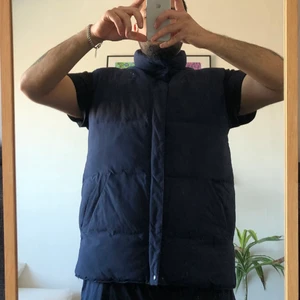 Väst blå xl - Väst från Clique i bra skick