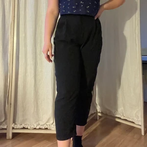 Svarta kostymbyxor  - Supersnygga och sköna kostymbyxor, passar till allt!🖤 Nästan aldrig använda