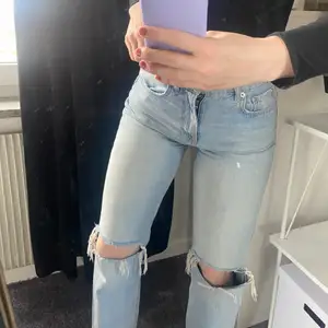 Säljer dessa jätte fina jeans från GinaTricot. Finns inga fel på dom, säljer pga att dom inte kommer till användning✨⭐️ //pris kan diskuteras 