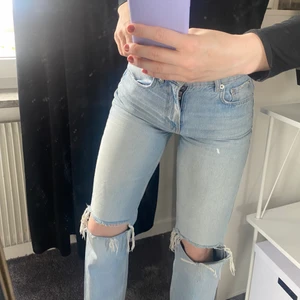 Ginatricot jeans - Säljer dessa jätte fina jeans från GinaTricot. Finns inga fel på dom, säljer pga att dom inte kommer till användning✨⭐️ //pris kan diskuteras 
