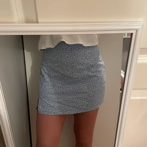 Kjol - Jättefin kjol som tyvärr inte kommer till användning💗 frakt tillkommer 