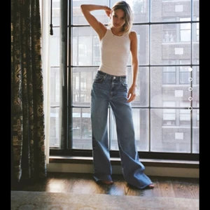 Zara jeans  - Wide leg zara jeans med hög midja! Ord pris 399kr 