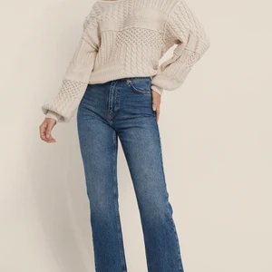 NA-KD Jeans - Dessa snupersnygga jeans i storlek 38 säljer jag nu för 150kr + frakt💕ser helt oanvända ut!! Originalpris var 399kr. Skicka ett meddelande om du är intresserad eller vill ha mer info/bilder☺️