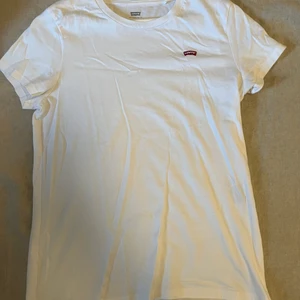 Levis T-shirt  - Fin och fräsch T-shirt från Levis. 