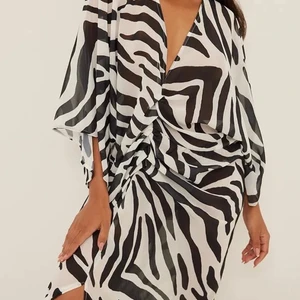 Chiffongkaftan - Helt oanvänd! Härlig att dra utanpå bikini