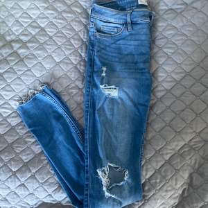 Slitna Hollister jeans 26/30 men stretchiga! 
