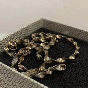 Guld halsband  - Bra skick och använd några gånger💘