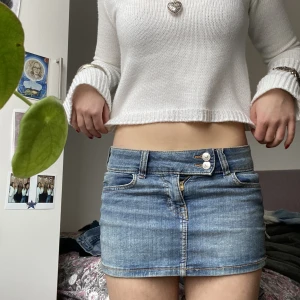 Y2k jeanskjol - Jättekort mini kjol i jeans. Storlek S 