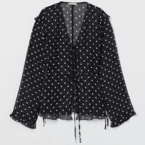 Söker hm blus - Söker denna hm blus!!! Om du säljer, skriv gärna💞