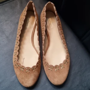 Michel kors skor - Använda men i bra skick. Storlek 36