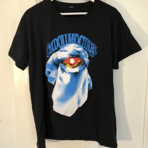 Mdou moctar turnémerch - Ovanlig turnémerch från Mdou Moctar. Köpt på deras spelning på Fasching 2022 🎸