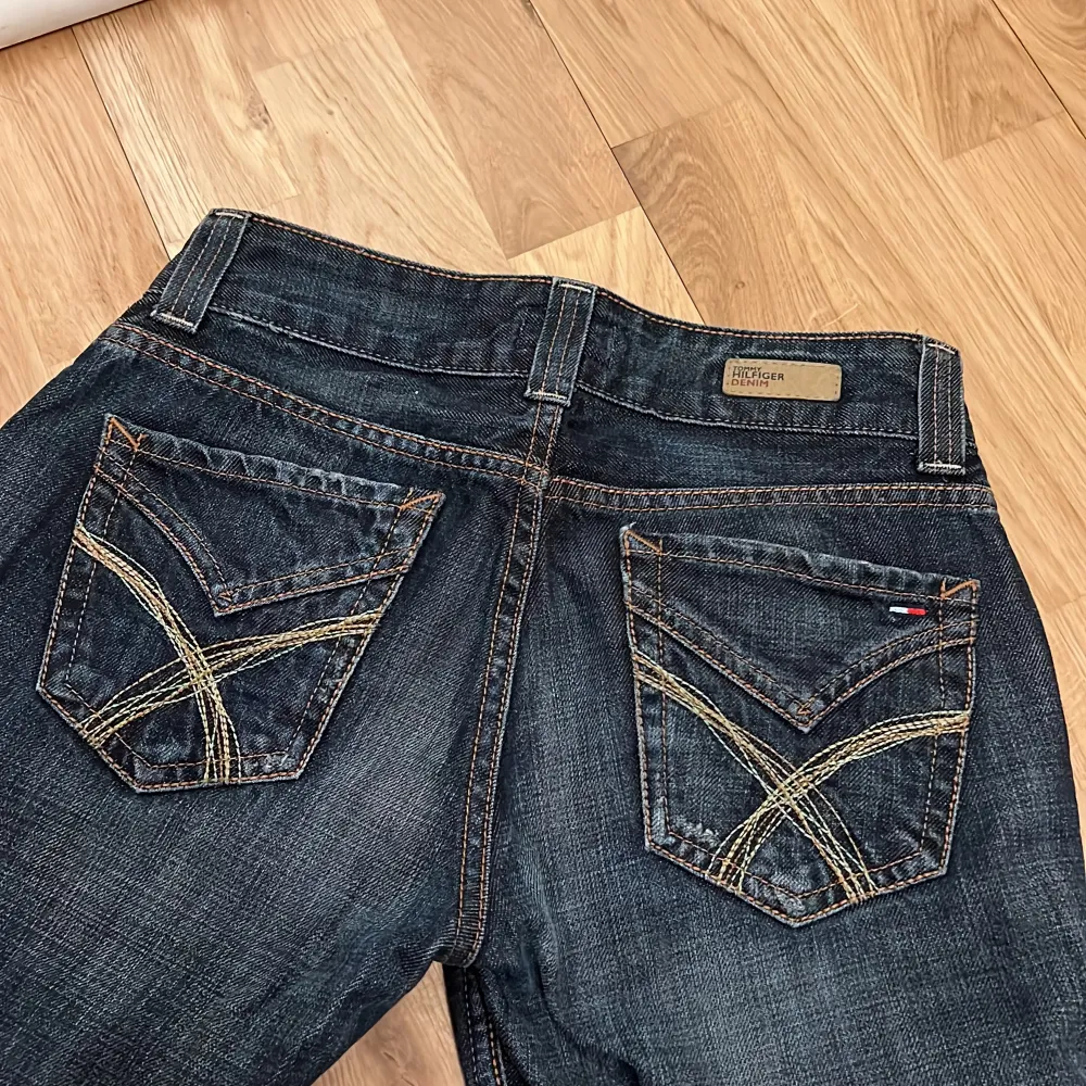 Lågmidjade jeans från Tommy Hilfiger denim, ny skick! Köparen står för frakten!. Jeans & Byxor.
