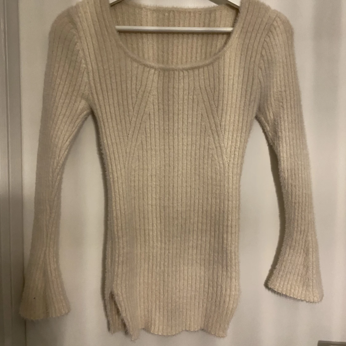 Tröja med slit  - 90