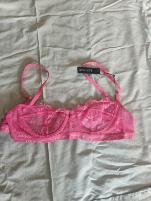 Lounge BH - Aldrig använd med lappen kvar, endast provad, strl 75B