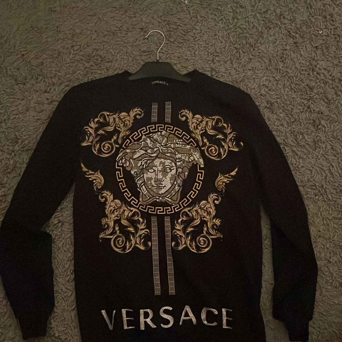 Svart versace sweatshirt 