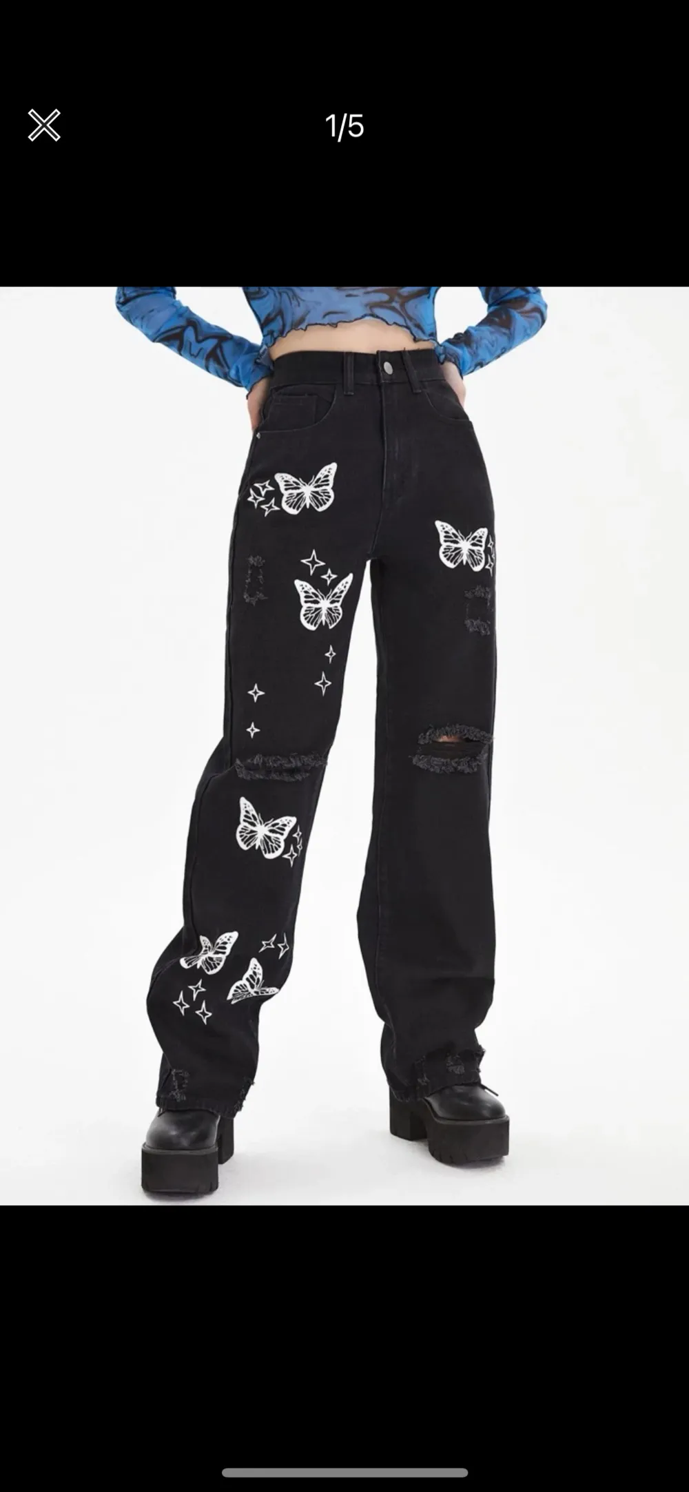 Svarta jeans med fjärilar aldrig använda . Jeans & Byxor.