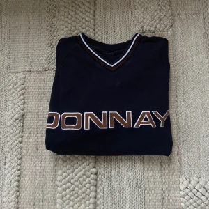 Vintage Sweatshirt  - Snygg vintage sweatshirt från Donnay. Sitter oversize på mig som är xs/s.