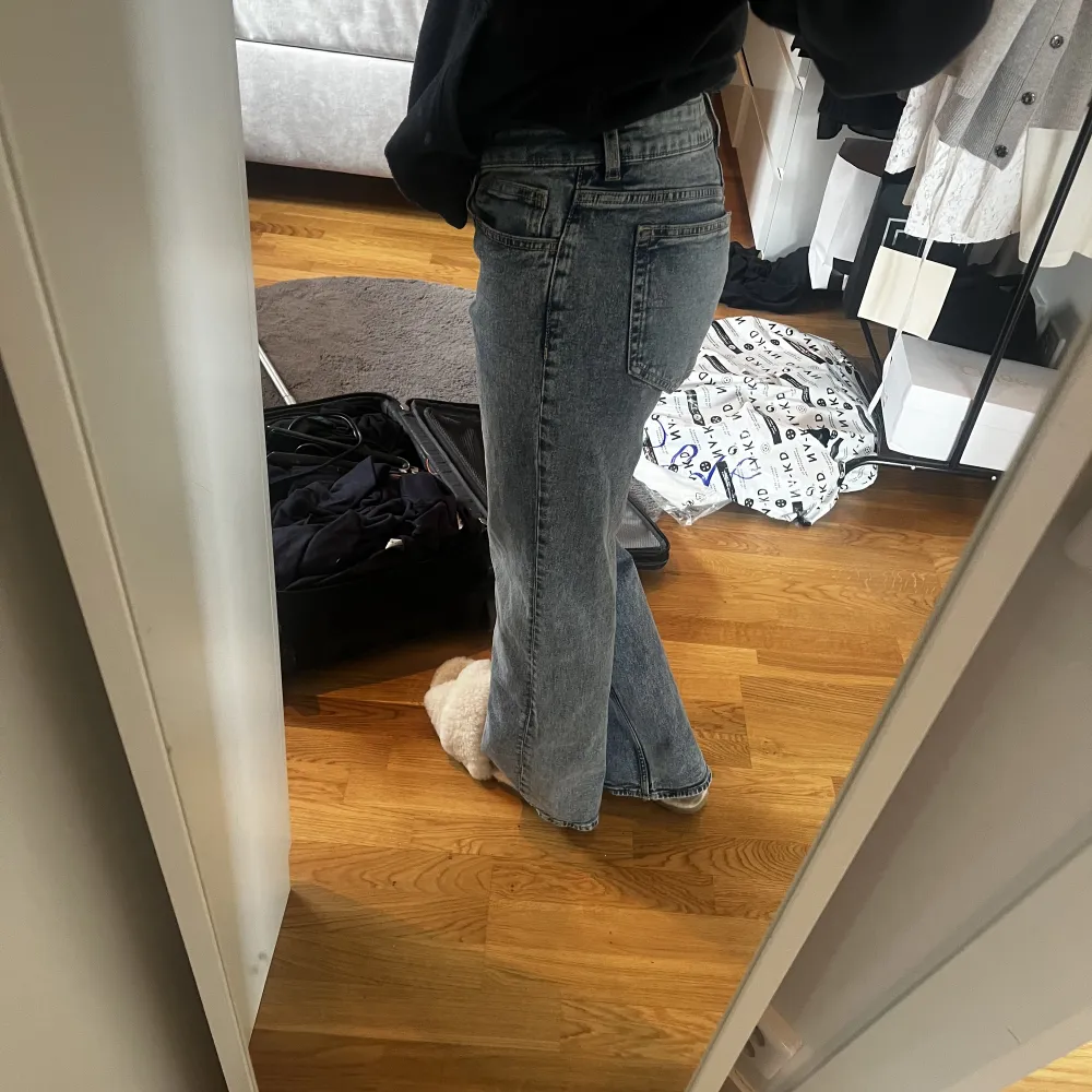 as fina jeans ifrån Hm, lågmidjade !!!!. Jeans & Byxor.
