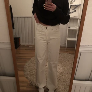 Jeans - Säljer ett par jeans från Lager 157, använd 1 gång