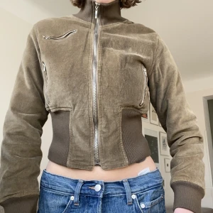 Manchesterjacka - Så fin brun/beige manchesterjacka!