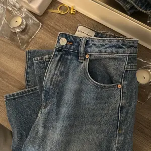 Jeans från abrand, använda fåtal gånger. Storlek 25