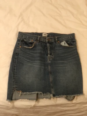 Skitsnygg jeanskjol  - Snygga jeanskjol. I jättegod skick.