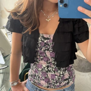 Kofta!  - Så snygg fest jacka som passar som kofta att ha över en topp❤️