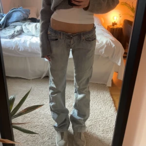 replay jeans - säljer mina lågmidjade bootcut replay jeans som inte kommer till användning längre!