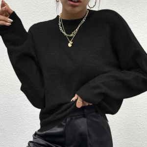 Stickad tröja - Super skön stickade tröjan från shein i stl S, aldrig använt då jag vill ha den i mer oversize, och jag är själv en stl S/M så den hade passat perfekt på en med stl xs/s