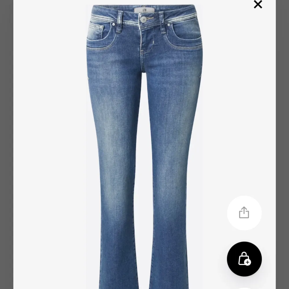 ❗️❗️Finns kvar för att hon som vann ej svarar,så nu är det först till kvarn❗️❗️ Lågmidjade bootcut jeans från LTB i modellen valerie. Jeansen är i storleken w26/l36 men dom är ganska stretchiga så passar oxå upp till 2 storlekar större!. Jeans & Byxor.