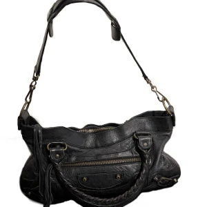 Balenciaga First - Svart Balenciaga First i väldigt fint skick💓perfekt till alla vardagliga prylar!