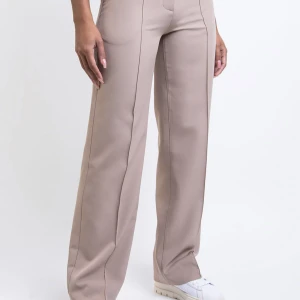 Kostymbyxor - Kostymbyxor från madlady, aldrig använda då färgen inte passade mig. Köpta för 500 säljer för 330+frakt. Har lagt ut dessa tidigare men eftersom dom inte blivit sålda provar jag igen💗