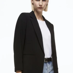 Svart blazer - Svart blazer från hm💕 fint skick!