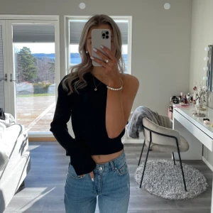 Oneshoulder - Snygg oneshoulder topp perfekt till fest! 
