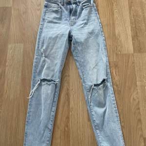 Säljer dessa snygga jeans då dom blivit för korta, köpt från zalando för några år sedan