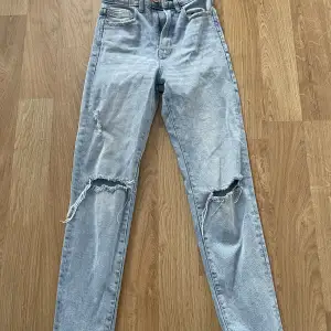 Säljer dessa snygga jeans då dom blivit för korta, köpt från zalando för några år sedan