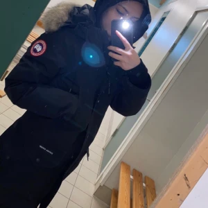 Canada goose jacka dam - Köpt för två år sen från Johnells men inte använd mycket. Trillium parka 