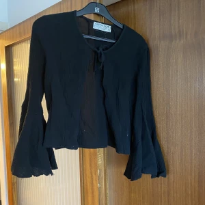 Svart topp - Topp i 100% bomull Märke: Greka